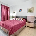 New Townhouse In El Duque Joyas *