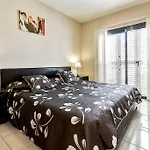 New Townhouse In El Duque Joyas
