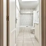 New Townhouse In El Duque Joyas *