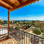 New Townhouse In El Duque Joyas *