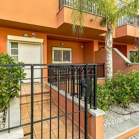 New Townhouse In El Duque Joyas Σπίτι διακοπών *