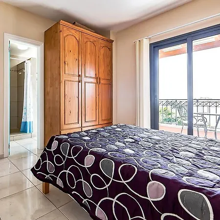 New Townhouse In El Duque Joyas Holiday home *