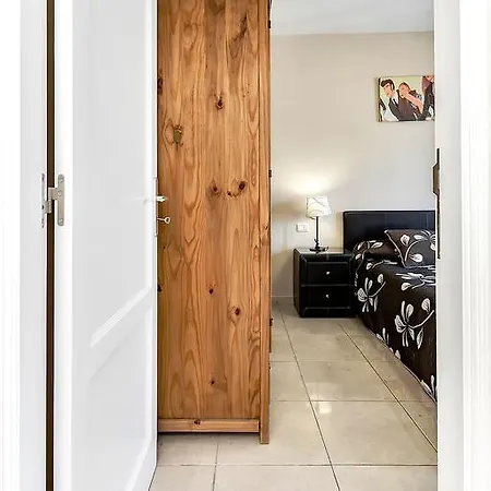 New Townhouse In El Duque Joyas Holiday home *